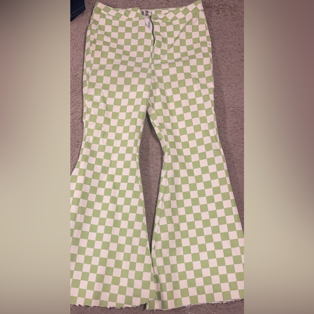 Free People Stretchy, comfortable, flare pants. So stylish, fun and cute.